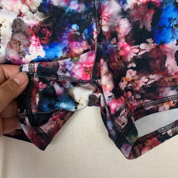 Fleo women's size small shorts lift athletic 3 in gym floral black Lulu athletic - Picture 5 of 7